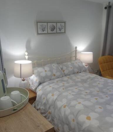 1 Bedroom Guest Suite Near City Centre. Gloucester Buitenkant foto