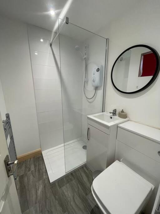 1 Bedroom Guest Suite Near City Centre. Gloucester Buitenkant foto